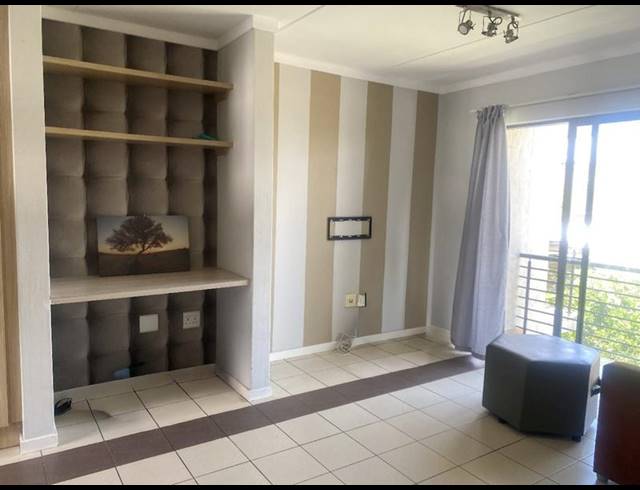 2 BEDROOM APARTMENT FOR SALE IN THE PADDOCKS